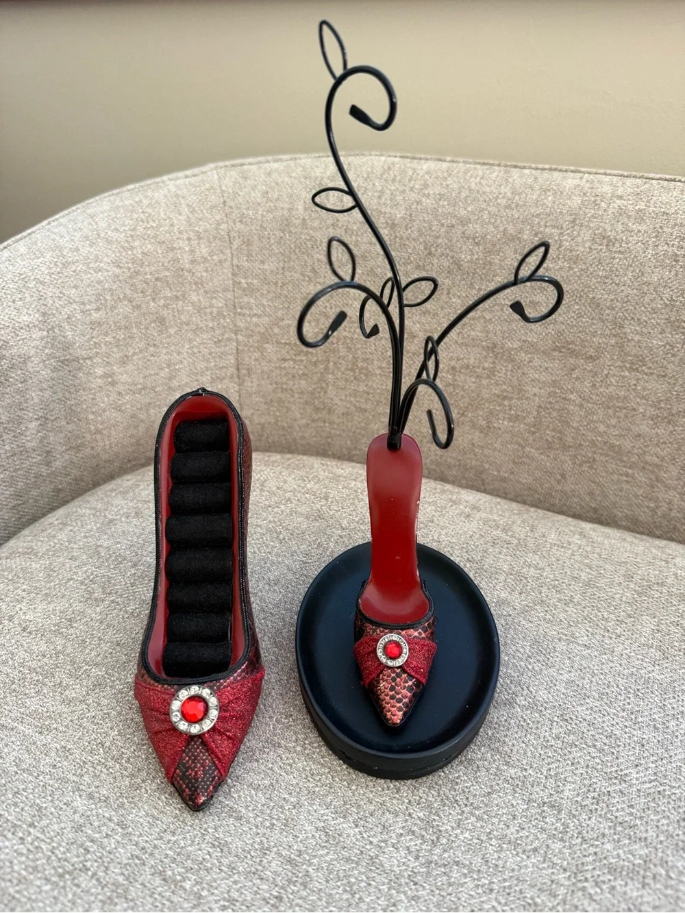 Red Sparkle High Heel Jewelry Holder and Ring Display - Women Shoes Accent